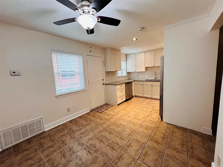 5538 Holly St #311 — Photo 7