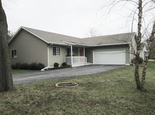 N1104 Rosewood Dr, Genoa City, WI 53128