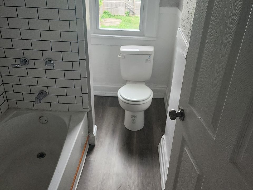 1st image of 265 Wrexham Ave #263