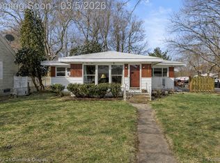 4735 Cobden Ln, Clarkston, MI 48346