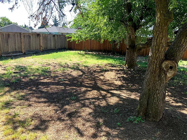 2755 Kalmia St — Photo 23