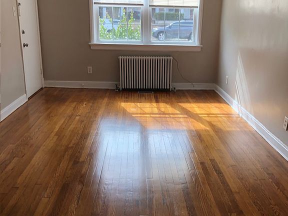 4th image of 3304 W Grace St