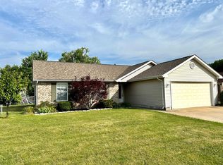 36 Cedarwood Dr, Greencastle, IN 46135