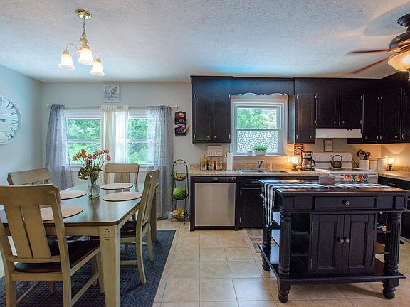 4th image of 1608 Nicopolis Dr