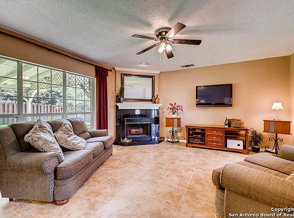 3rd image of 938 Lightstone Dr