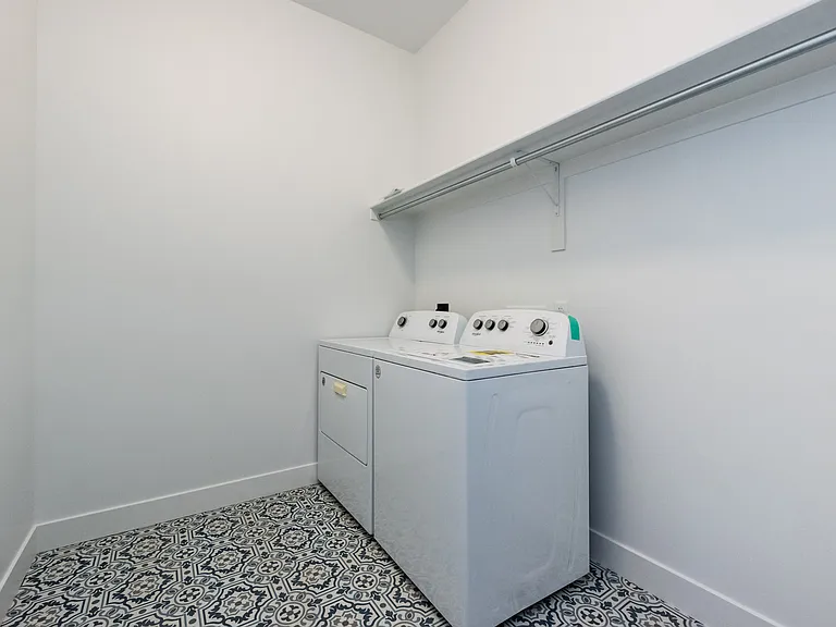2413 N 2300 E — Photo 18