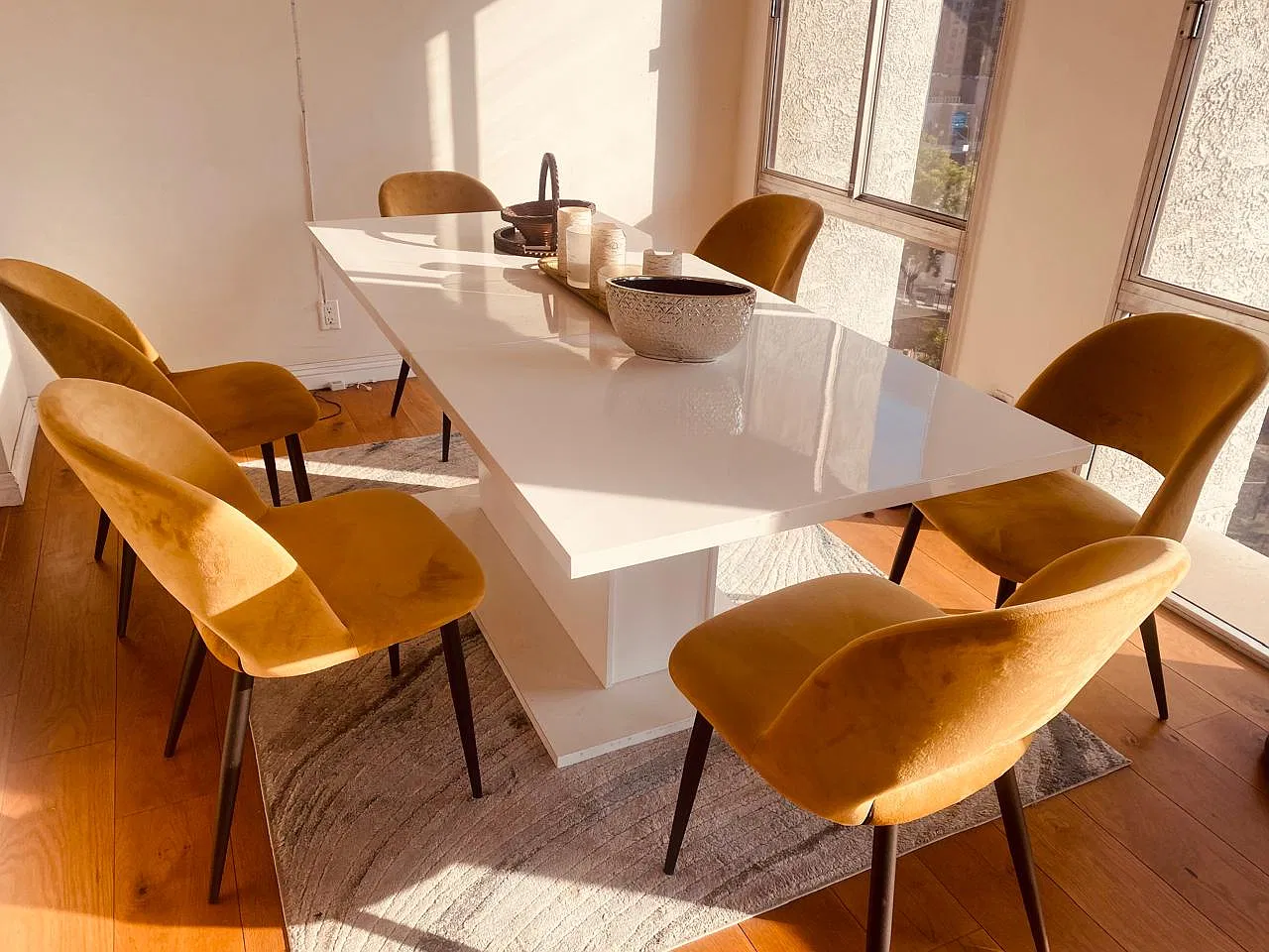 2 bed, 1172 sqft, $3,700 — Photo 4