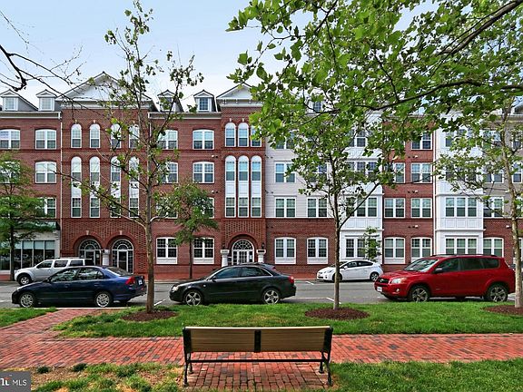 3rd image of 4950 Brenman Park Dr APT 203
