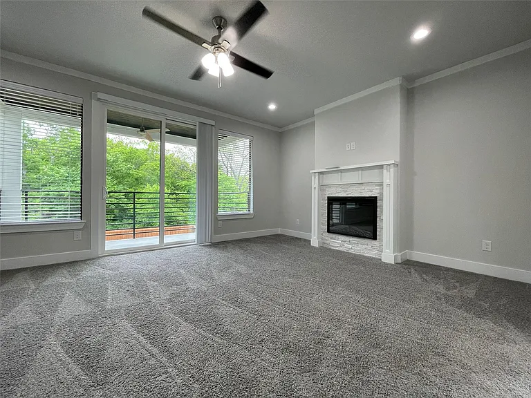 2417 N Winnetka Ave — Photo 15