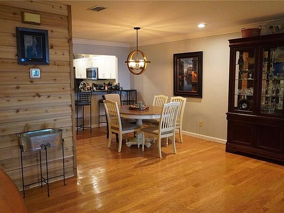 5th image of 608 S Main Ave APT 27
