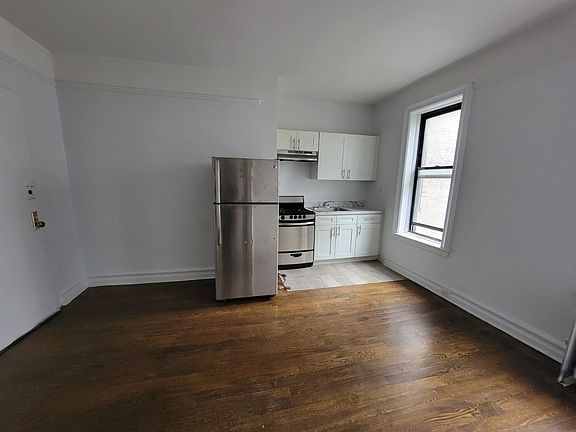 2nd image of 932 Carroll St APT 4J