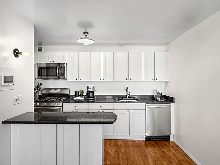 105 Wooster St #5E — Photo 8