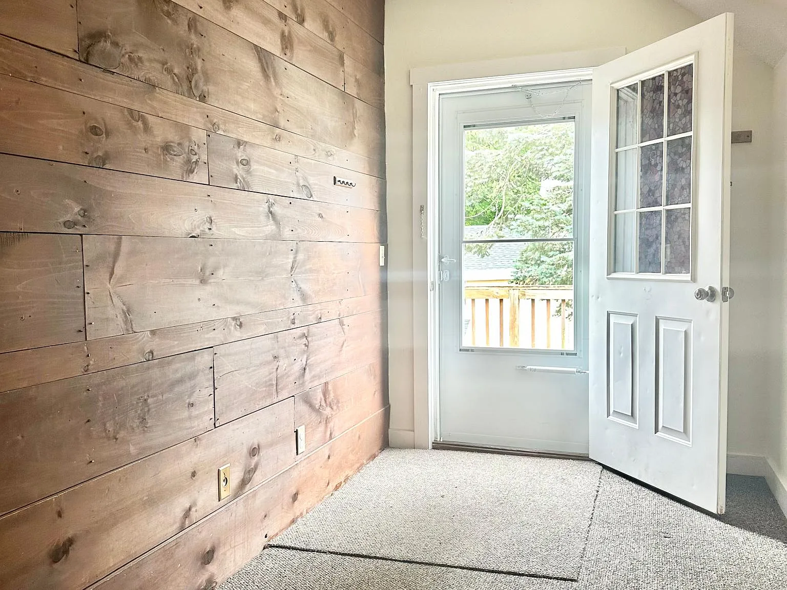 2 bed, 850 sqft, $2,000 — Photo 2