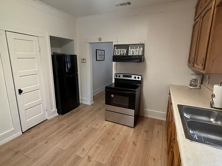 2035 Madison Ave — Photo 7