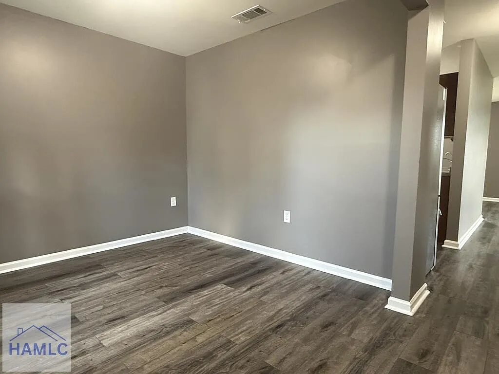 4 bed, 2.5 bath, 1800 sqft, $1,950 — Photo 3