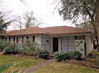 123 Pin Oak St, Lake Jackson, TX 77566