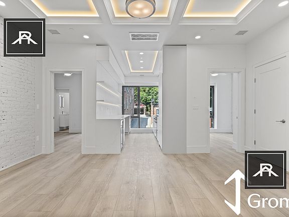 5th image of 1582 Beacon St #100