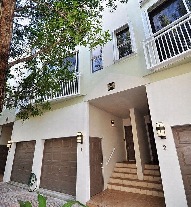1st image of 325 Meridian Ave APT 3