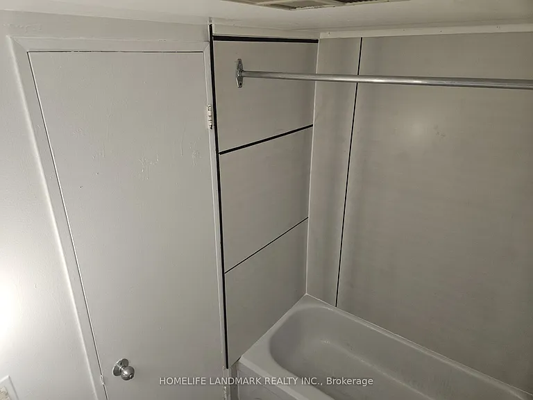 2460 Eglinton Ave E #901 — Photo 10