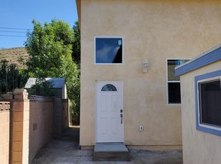 712 Erringer Rd, Simi Valley, CA 93065