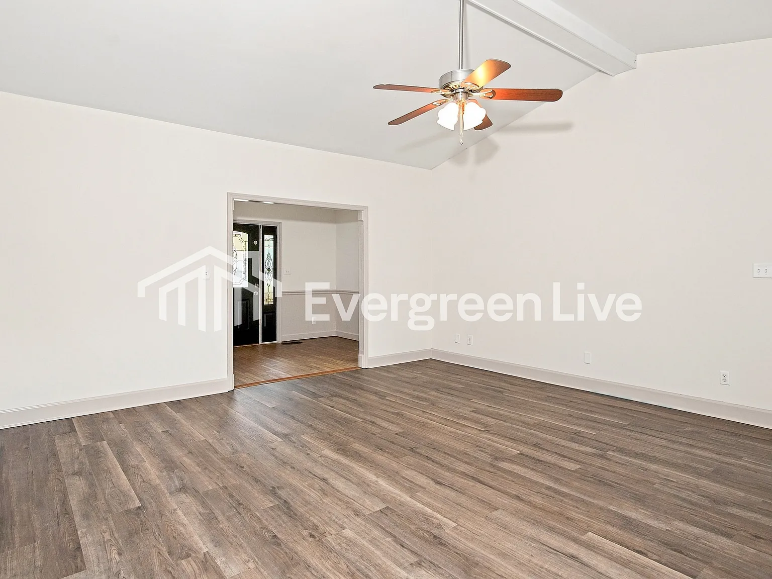 3 bed, 2.0 bath, 1650 sqft, $1,645 — Photo 3
