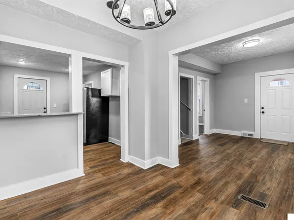 1402 N 33rd St, Omaha, NE 68131