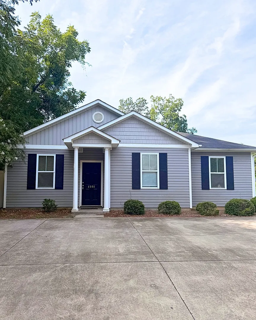 Maple Avenue near UNCW - 4 bed | 4 bath — Photo 2