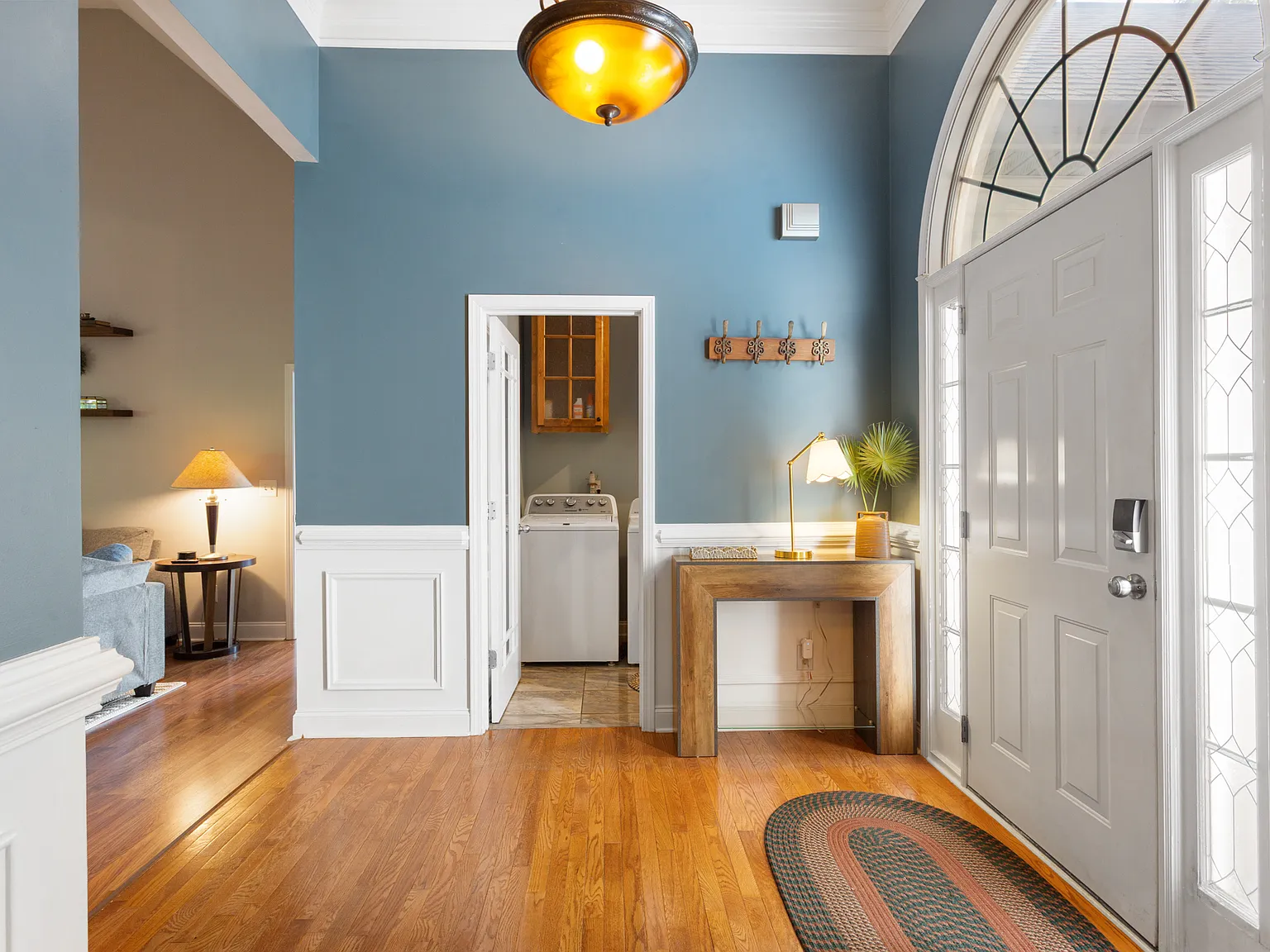 3 bed, 1598 sqft, $3,950 — Photo 3