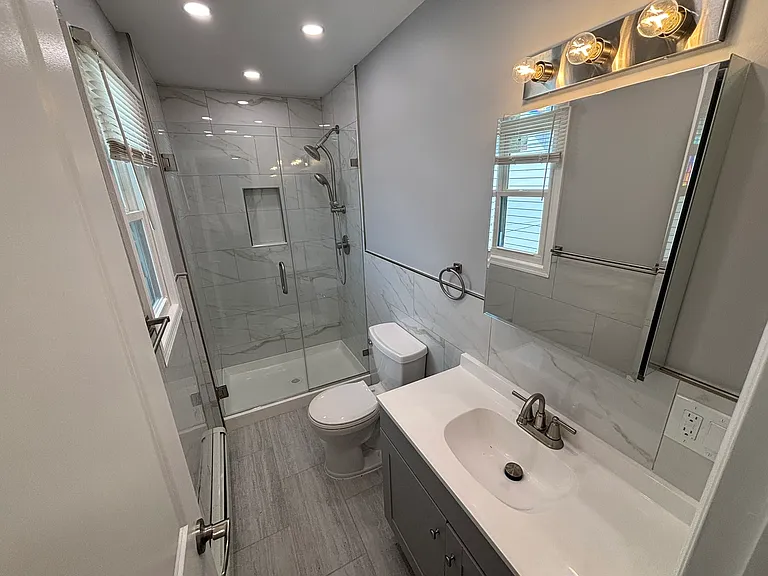 Master bedroom Bathroom
