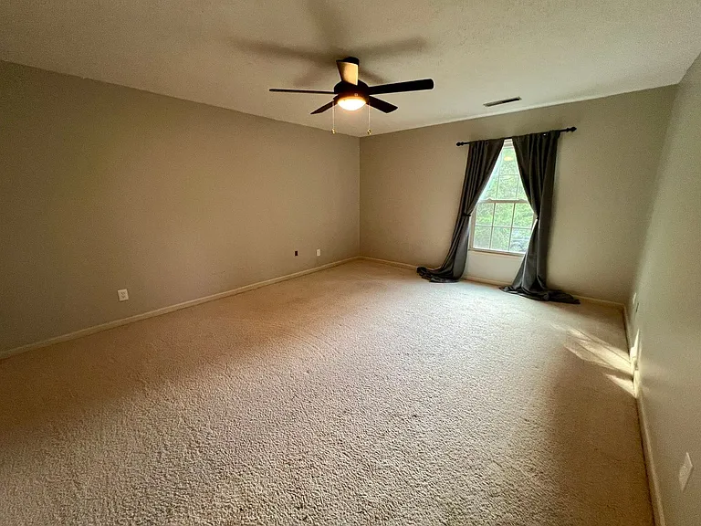 1302 Honeywood Pl — Photo 23