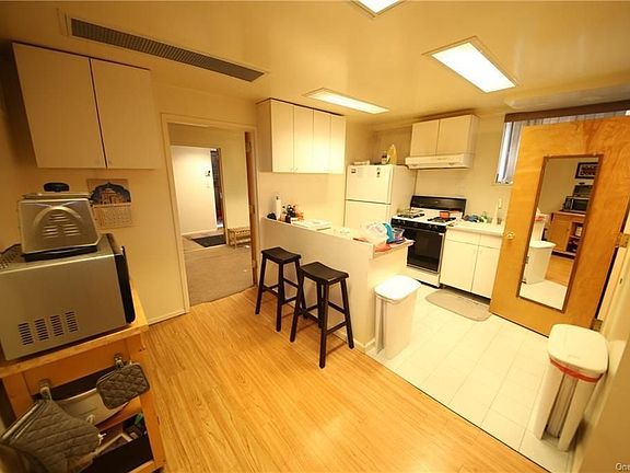 4th image of 2445 Woodhull Ave #2445
