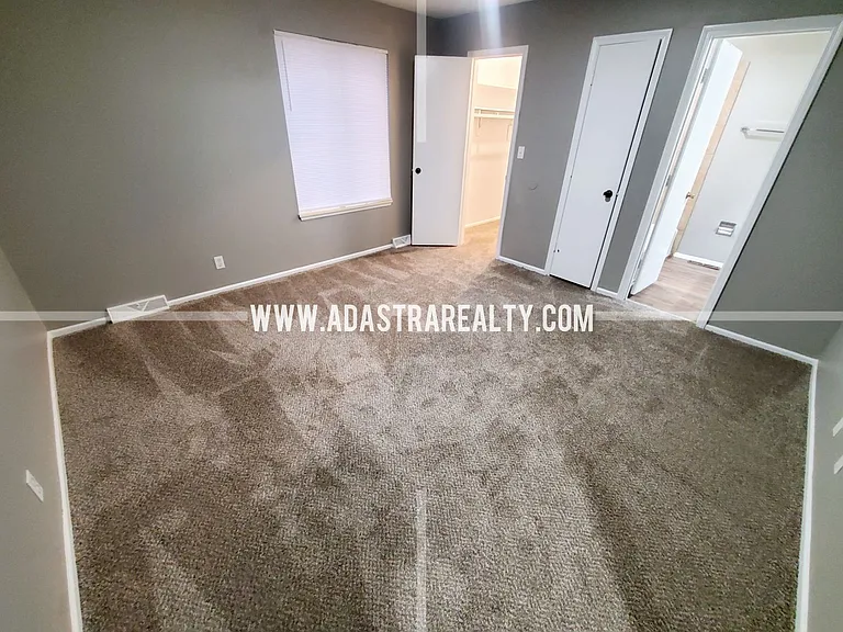 1424 E Willow Dr — Photo 13