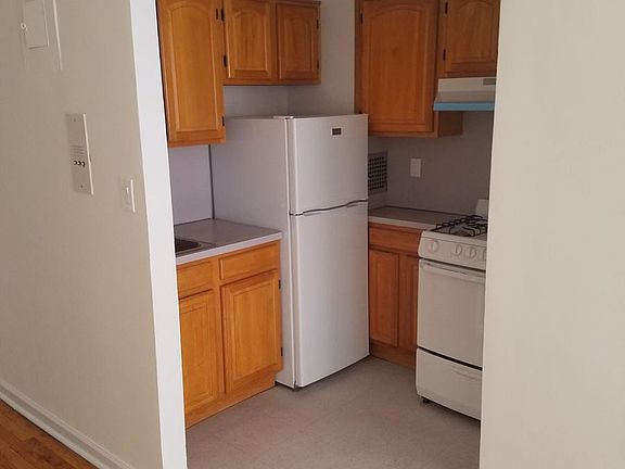 4th image of 2255 Benson Ave APT 2L