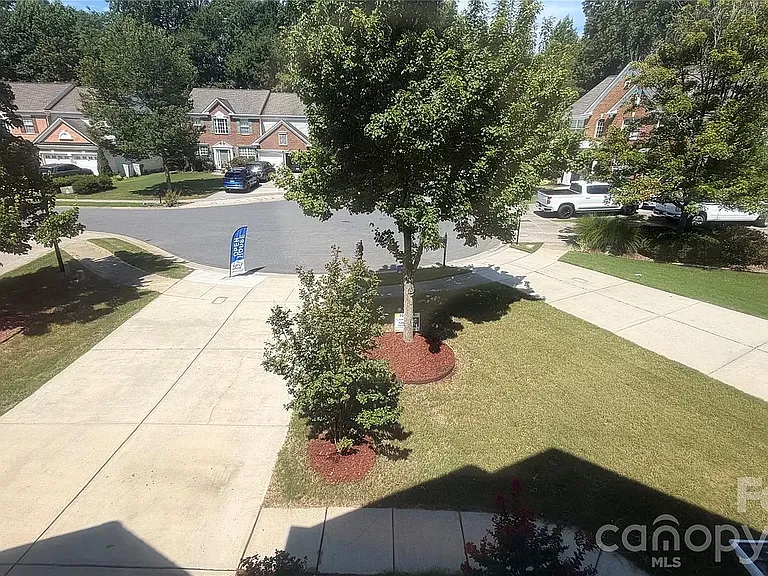 9542 Oswald Ln — Photo 48
