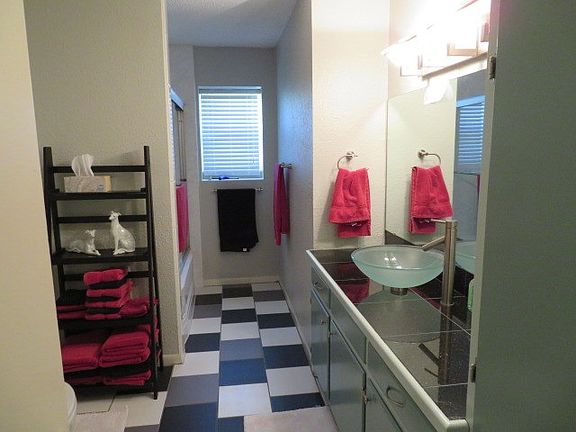 5th image of 3107 Redbud Ave