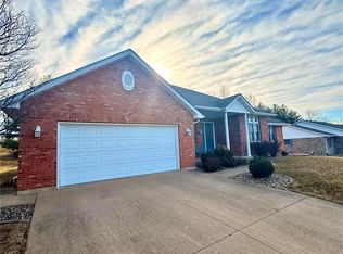 536 Rosewood Dr, Hannibal, MO 63401