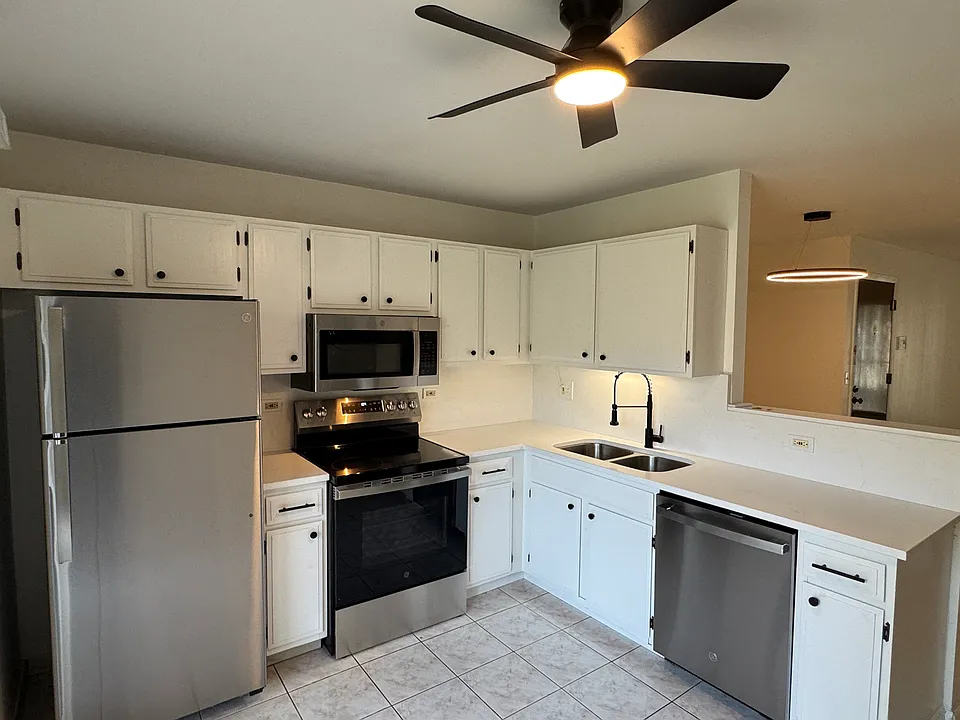 194 S Waters Edge Dr #201