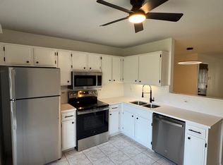 194 S Waters Edge Dr APT 201, Glendale Heights, IL 60139