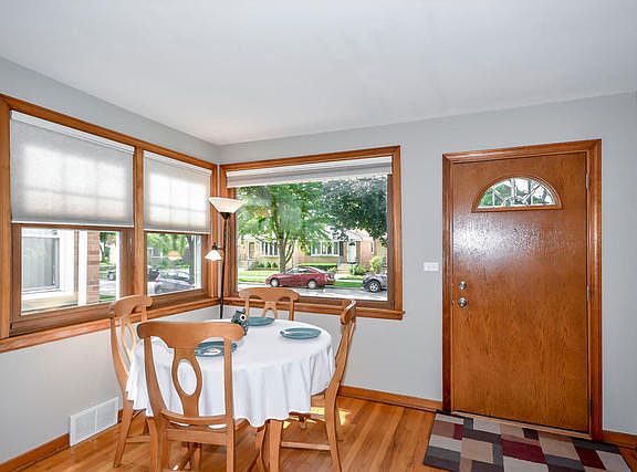 4th image of 7012 W Summerdale Ave