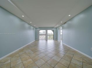 10227 NW 9th Street Cir #5033, Miami, FL 33172