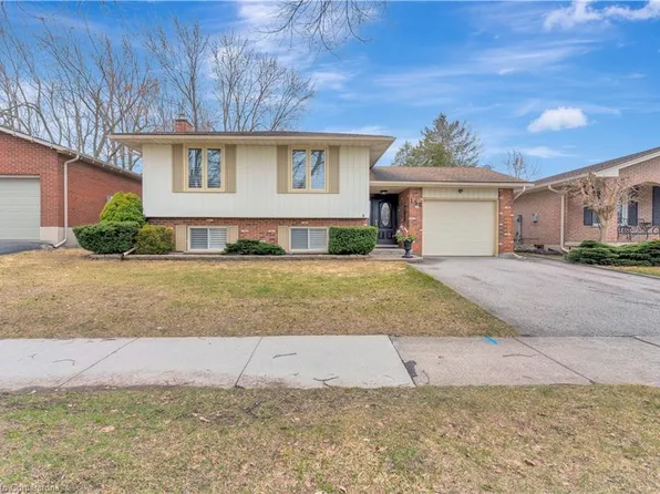 158 Martinglen Cres, Kitchener, ON N2E 2A2
