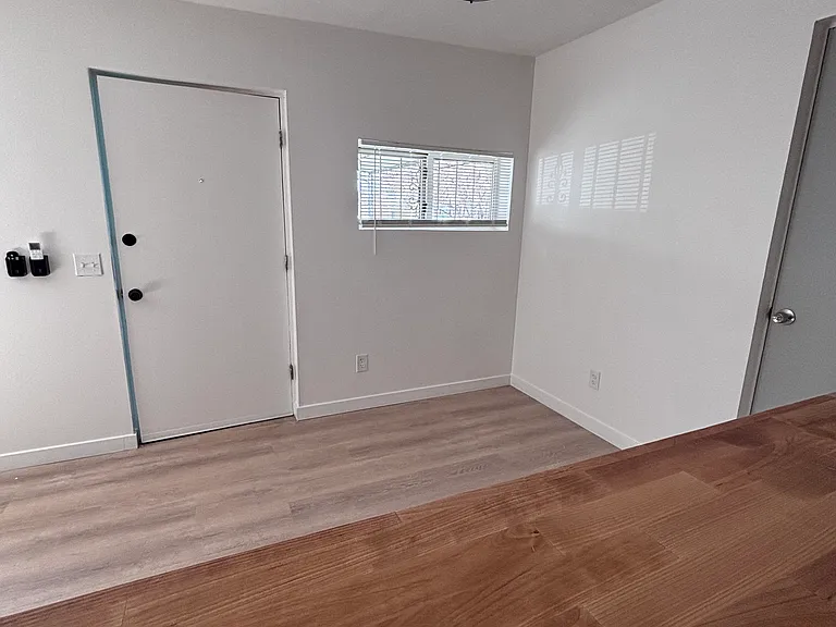 9402 Claremont Ave NE #B — Photo 6