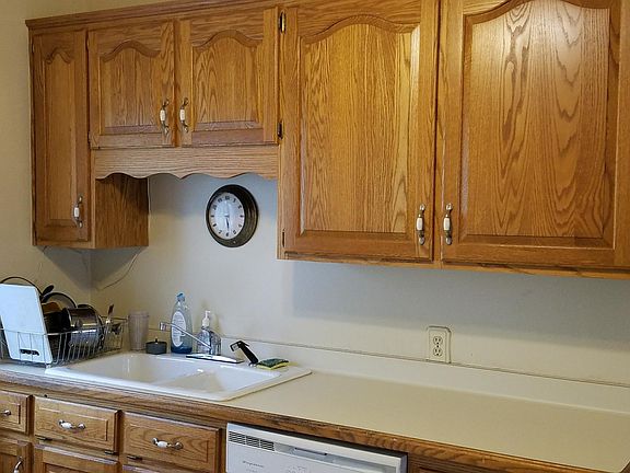 4th image of 326 Linden Ave Floor 1
