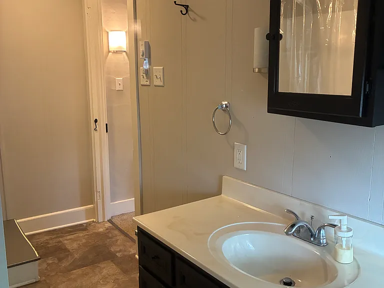 2nd floor bathroom