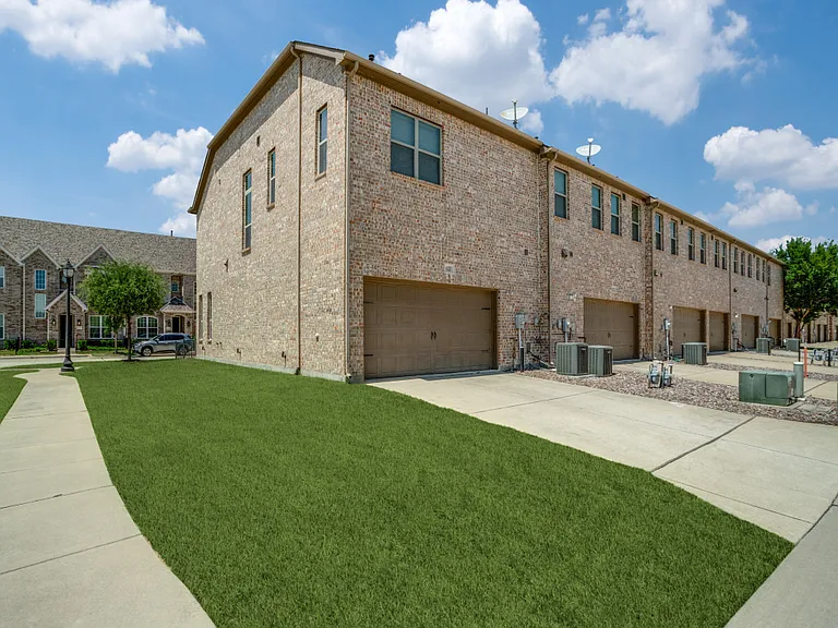 6120 Rilla St — Photo 16