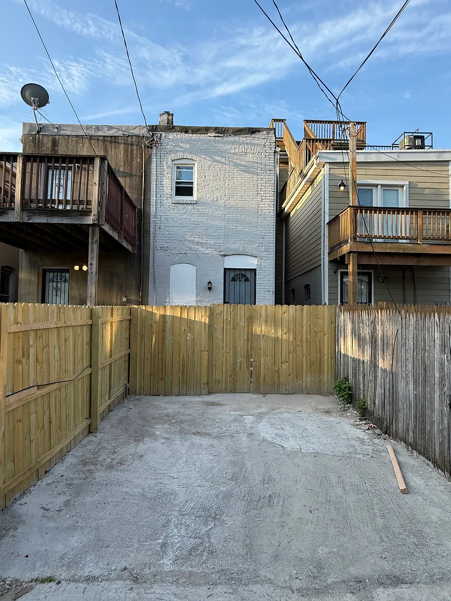 Building Photo - 2038 Orleans St