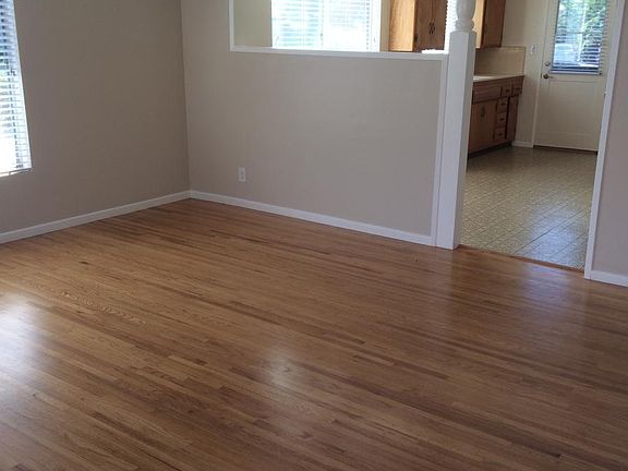 3rd image of 3015 Ashwin Dr APT A