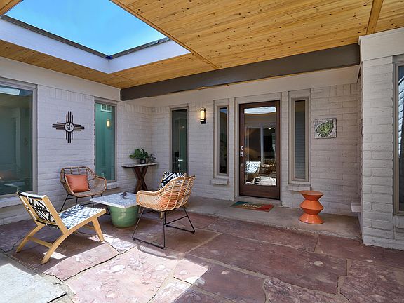 2nd image of 2221 Punta De Vista Dr NE