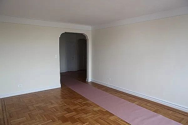 1st image of 742 Lincoln Pl #33