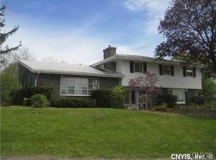 317 Wynthrop Rd, Syracuse, NY 13209